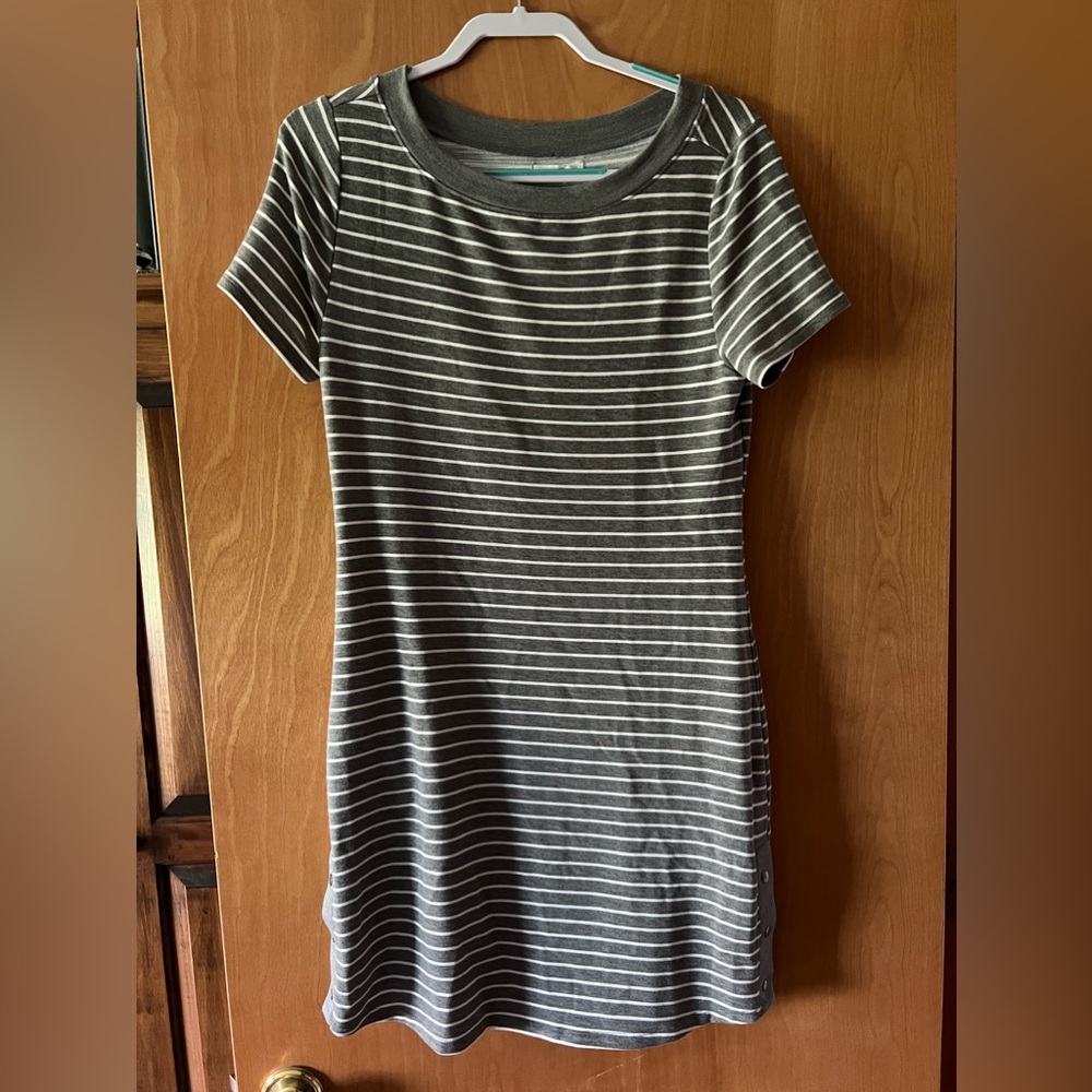 Maurice's T-Shirt Dress Medium Striped Gray White Short Sleeve Casual
